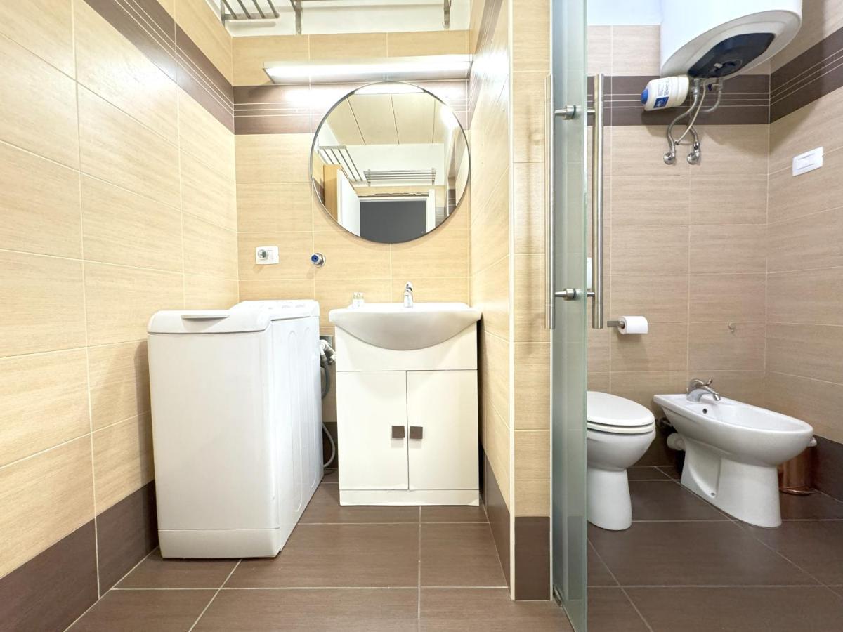 Dora Park-Porta Susa Private Parking&Netflix Apartment Turin Bagian luar foto