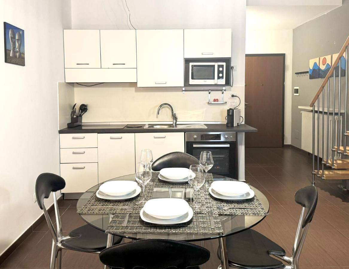 Dora Park-Porta Susa Private Parking&Netflix Apartment Turin Bagian luar foto
